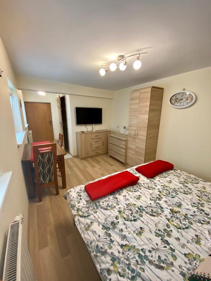 Osrodek Wczasowo-Kolonijny Gron Bed and Breakfast Biały Dunajec Buitenkant foto