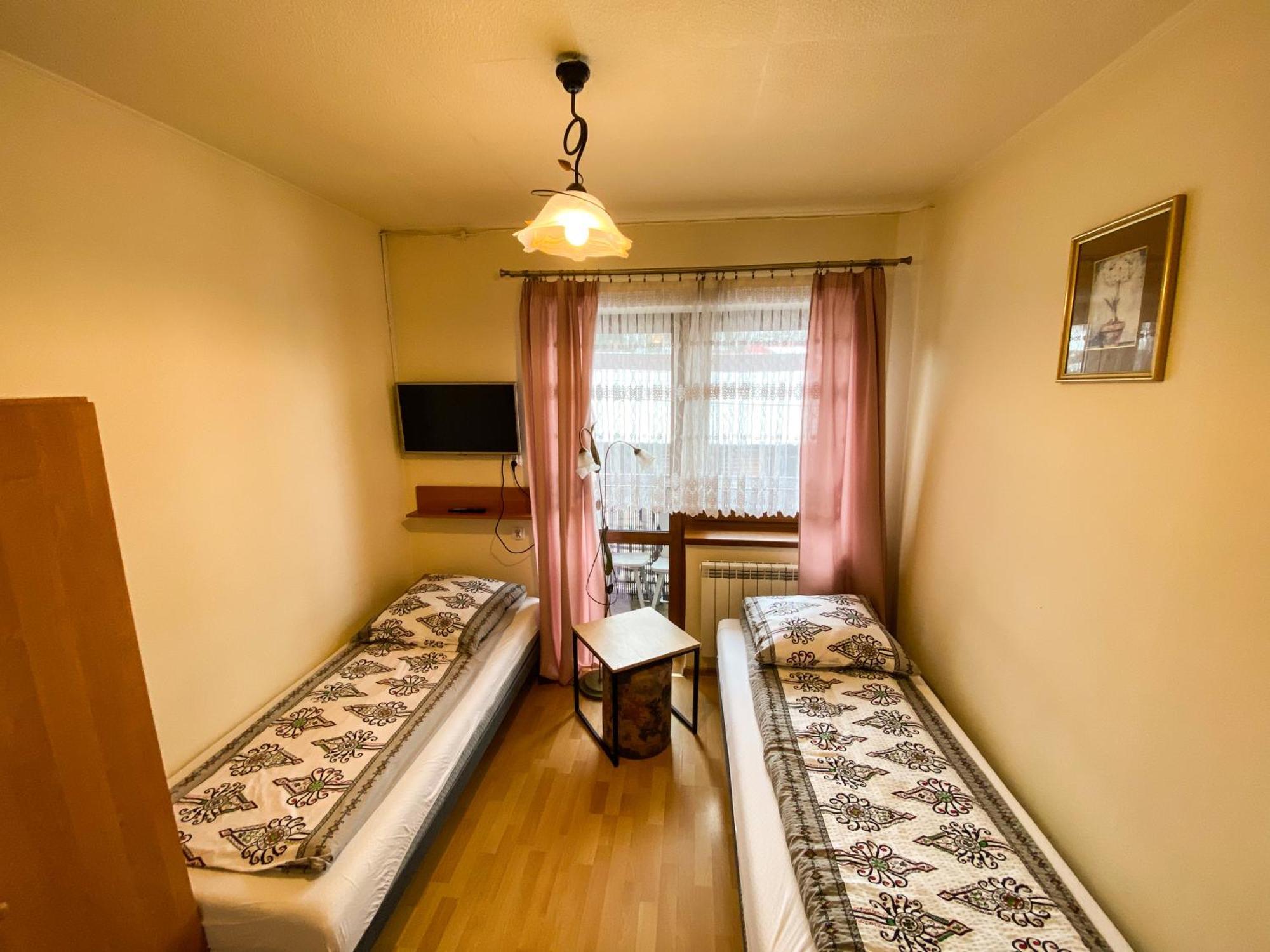 Osrodek Wczasowo-Kolonijny Gron Bed and Breakfast Biały Dunajec Buitenkant foto